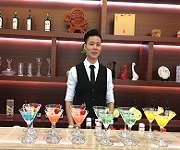 紅旗新(xīn)車(chē)發布會調酒學(xué)員活動實踐
